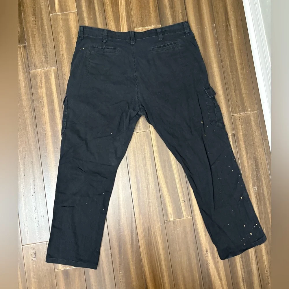 Stylish Wrangler Relaxed Fit Men's Black Cargo Pants Thrashed 44x32 Belt Loops